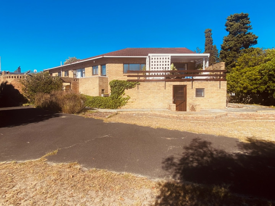 4 Bedroom Property for Sale in Table View Western Cape